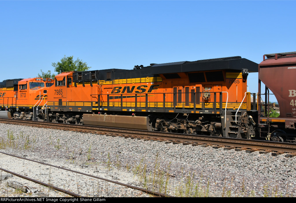 BNSF 7985 Roster shot